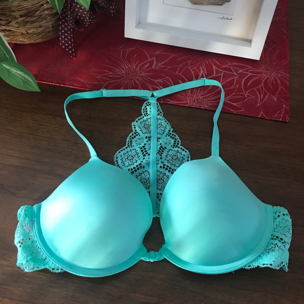 LA senza bra